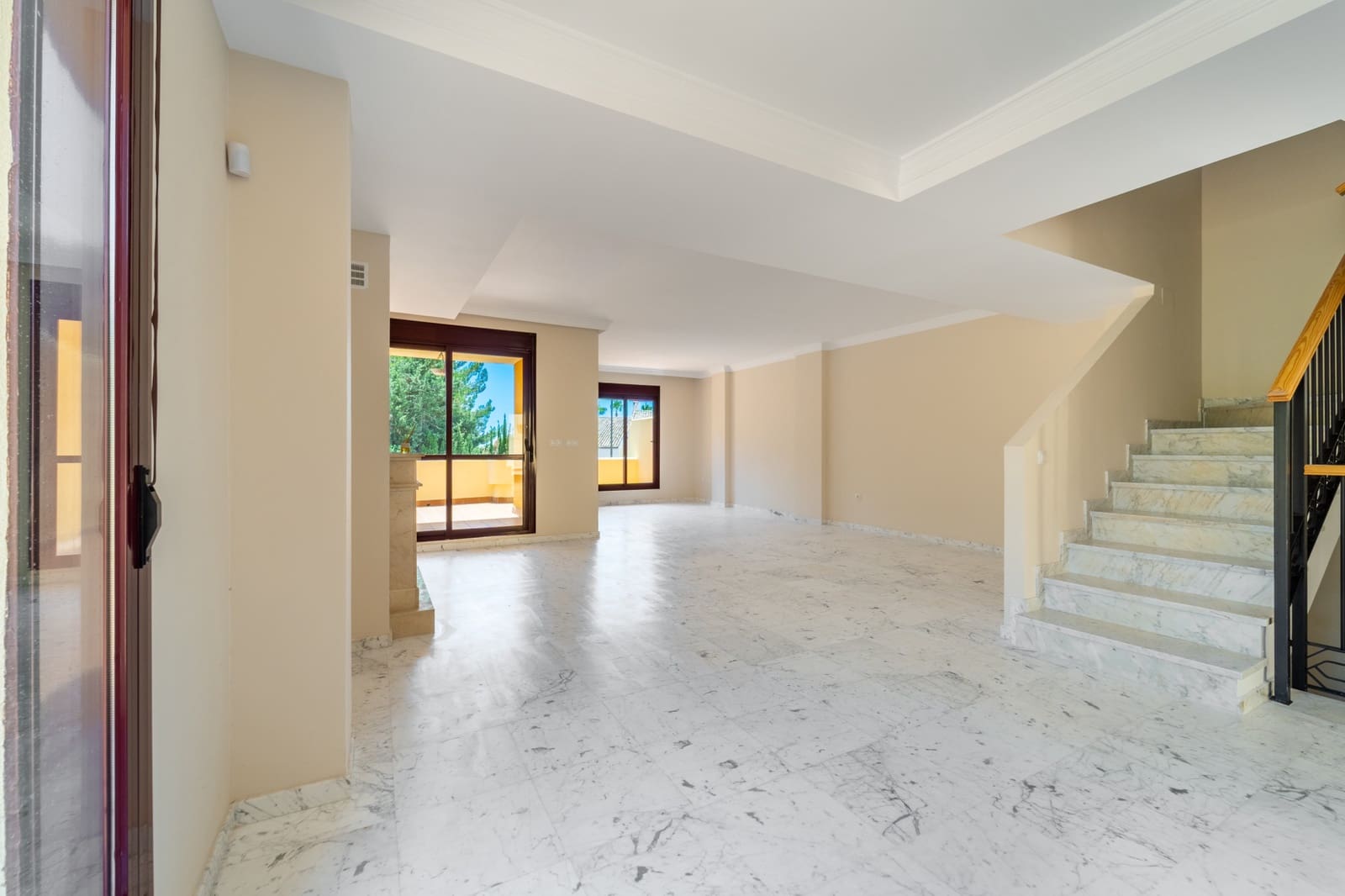 3 quarto Moradia Geminada para venda em Marbella com piscina garagem - 1 400 000 € (Ref: 9990382)