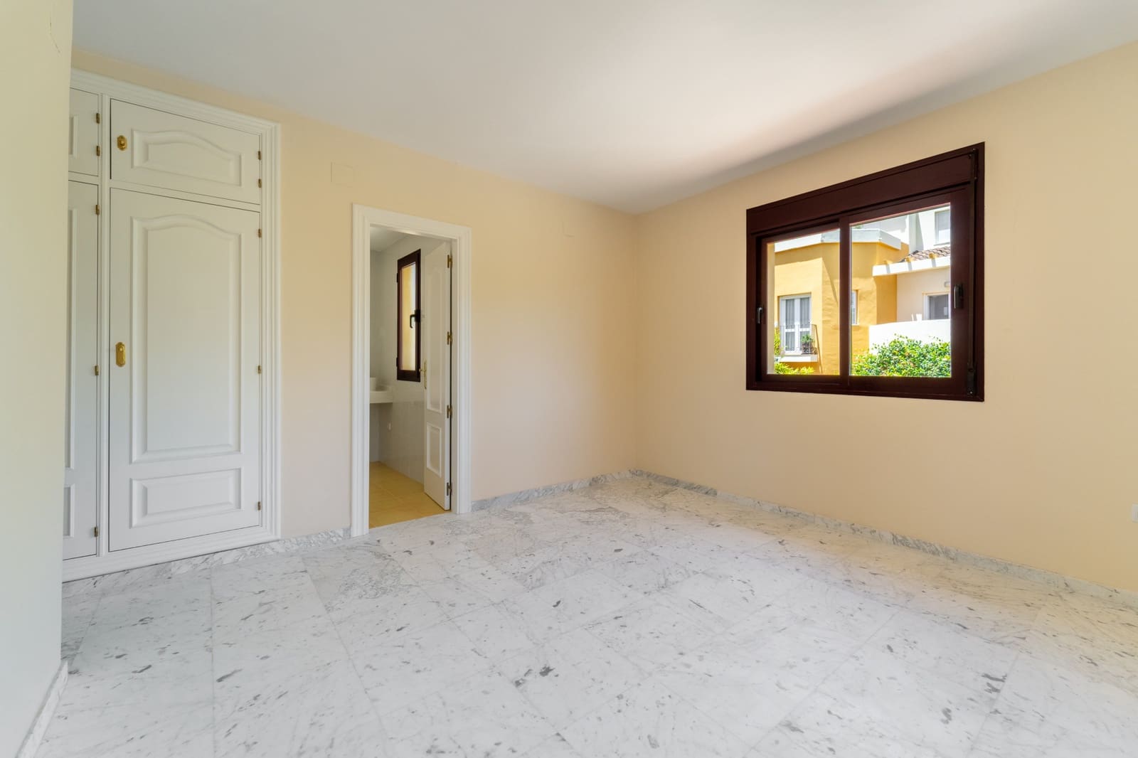 3 quarto Moradia Geminada para venda em Marbella com piscina garagem - 1 400 000 € (Ref: 9990382)