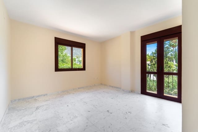 Pareado de 3 habitaciones en Marbella en venta con piscina garaje - 1.400.000 € (Ref: 9990382)