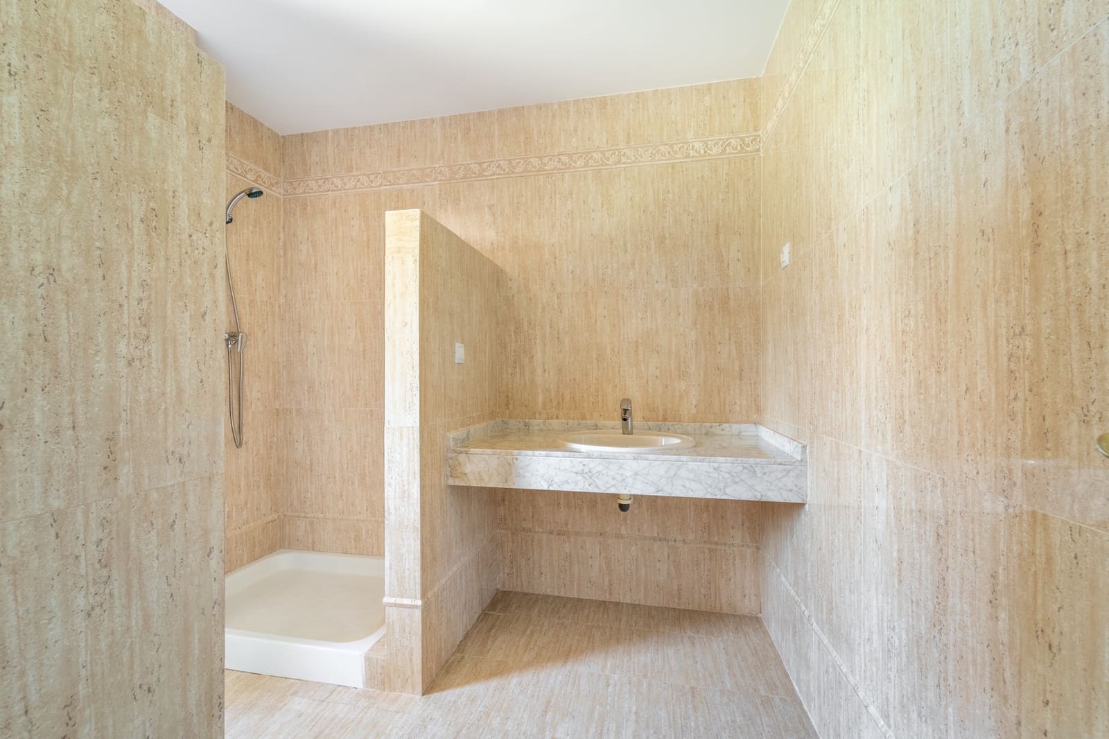 3 quarto Moradia Geminada para venda em Marbella com piscina garagem - 1 400 000 € (Ref: 9990382)