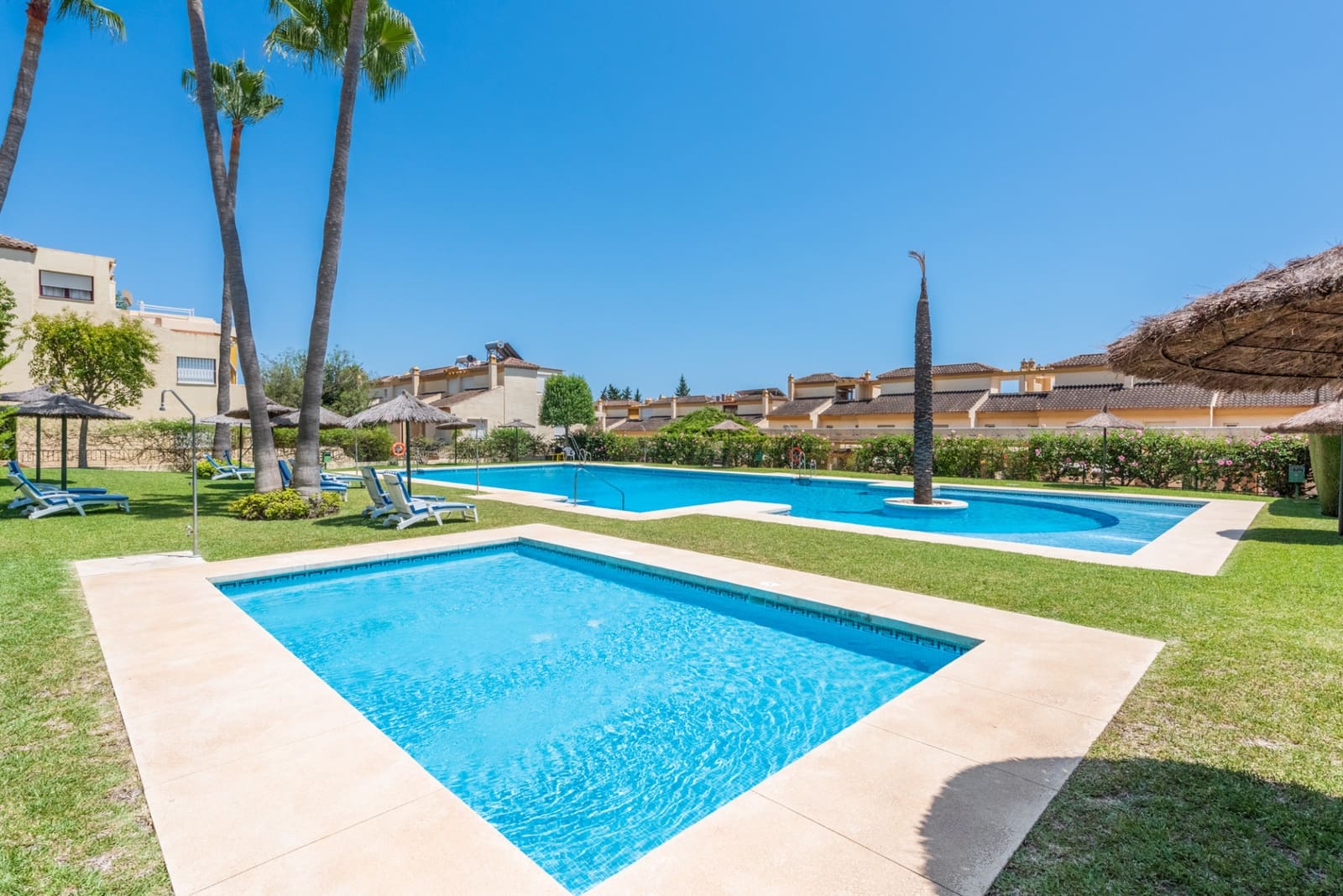 3 quarto Moradia Geminada para venda em Marbella com piscina garagem - 1 400 000 € (Ref: 9990382)