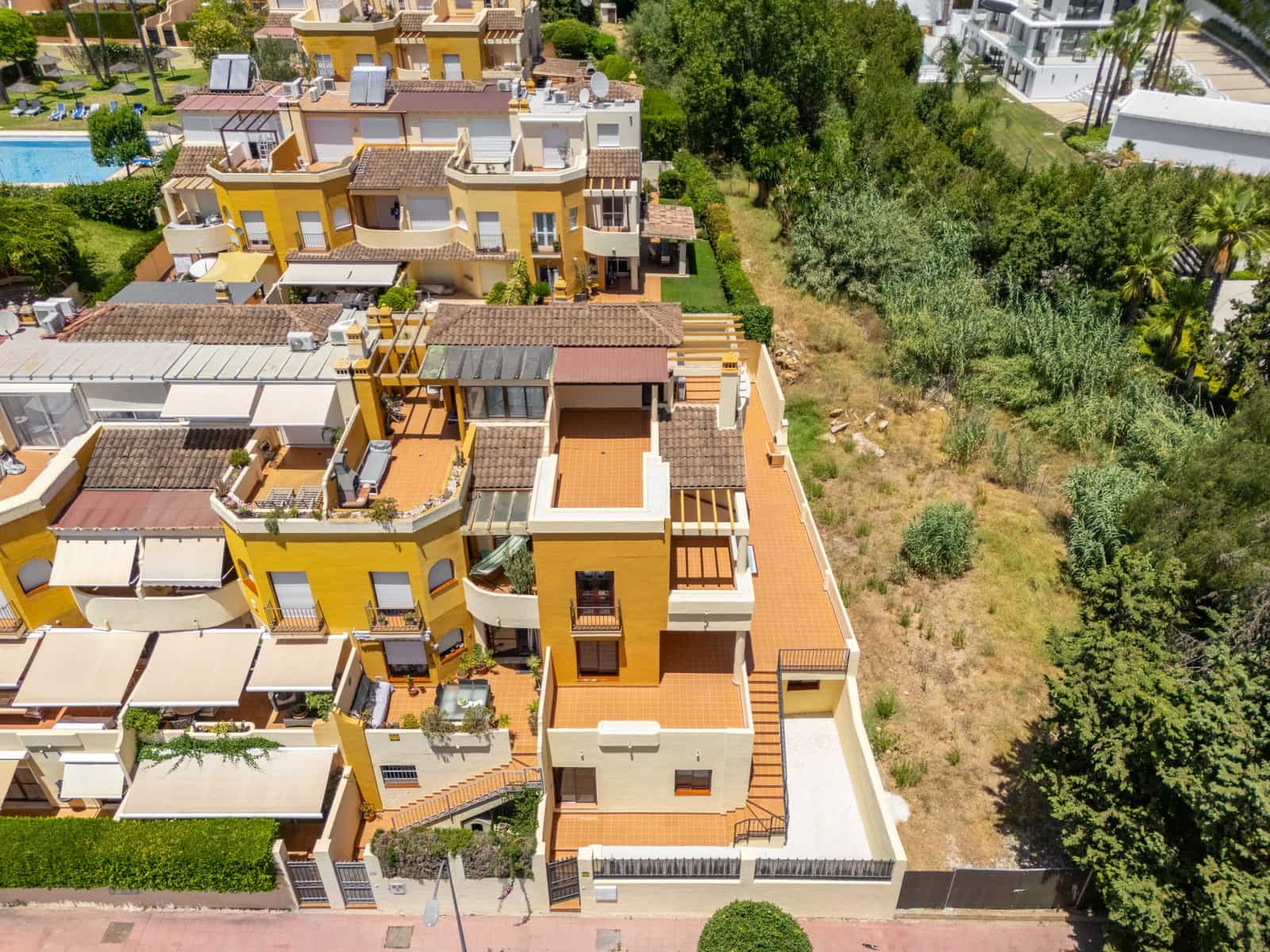 3 quarto Moradia Geminada para venda em Marbella com piscina garagem - 1 400 000 € (Ref: 9990382)