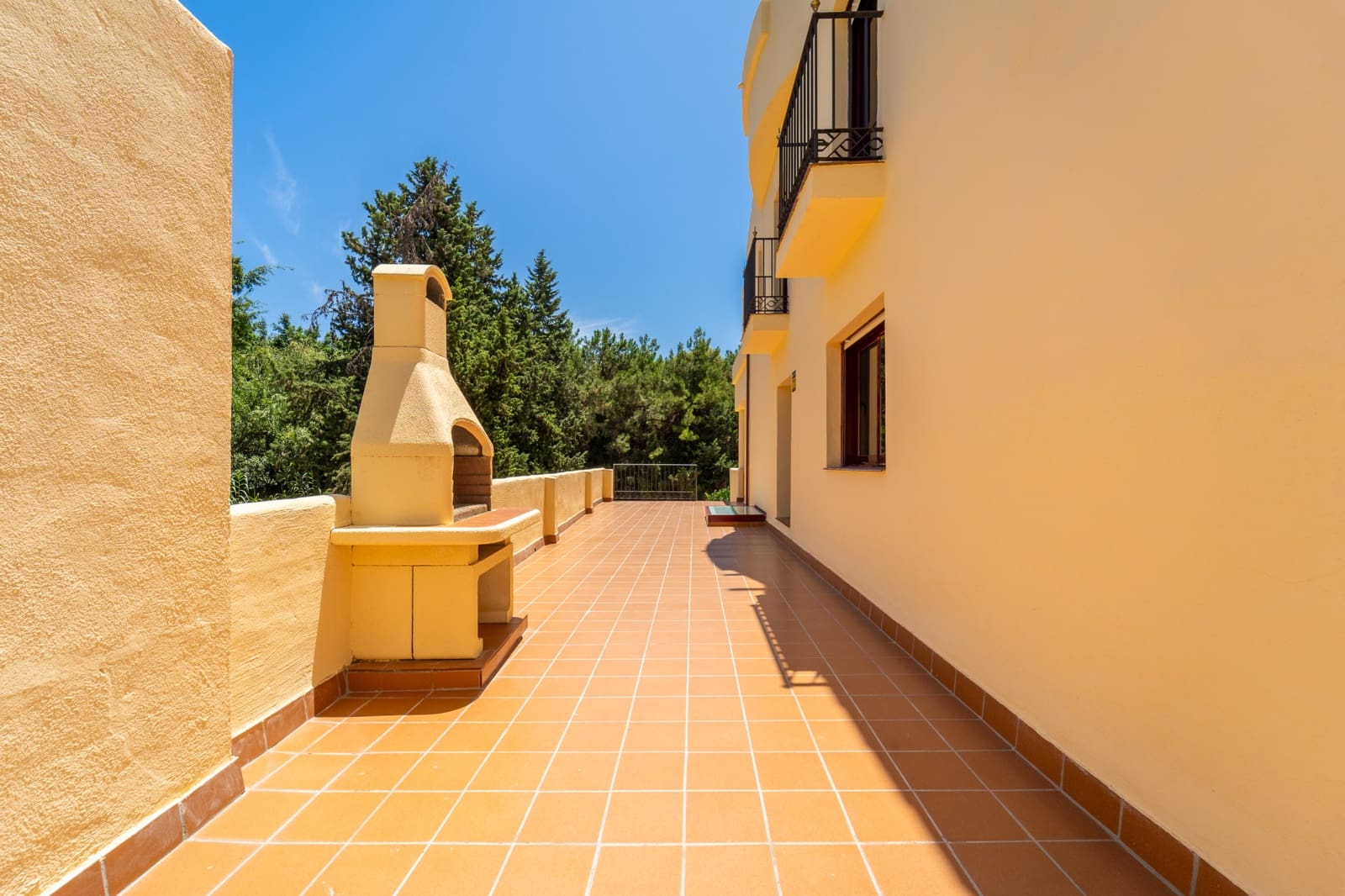 3 quarto Moradia Geminada para venda em Marbella com piscina garagem - 1 400 000 € (Ref: 9990382)
