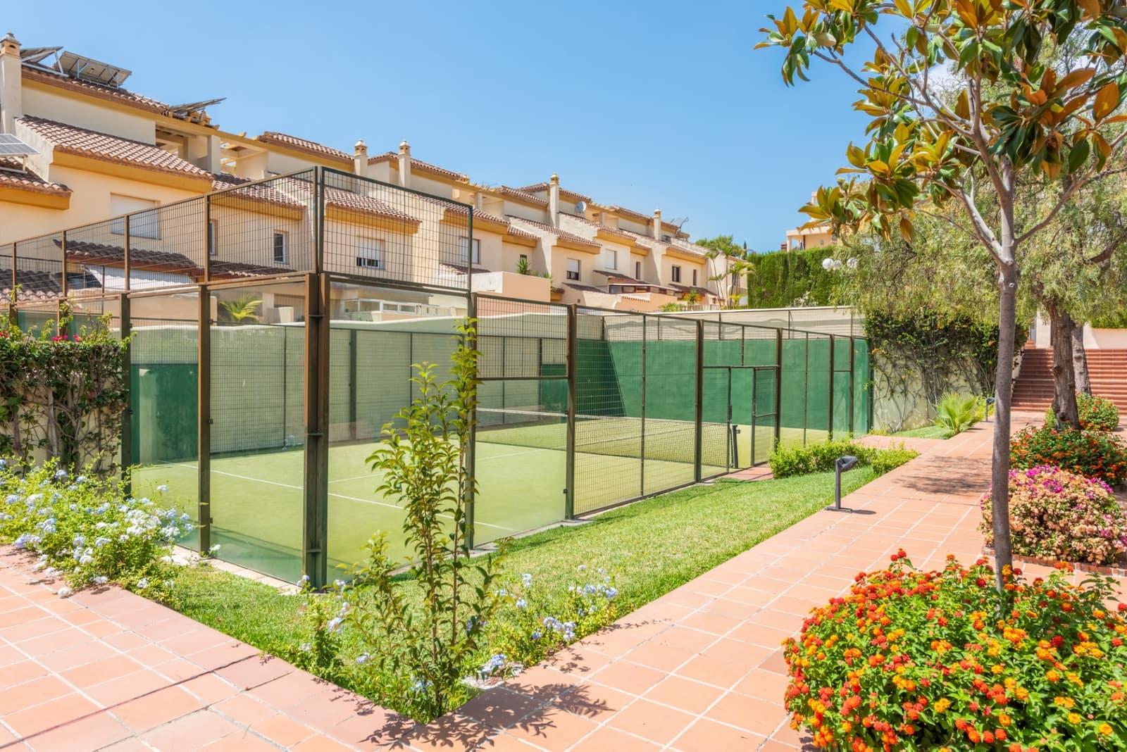 3 quarto Moradia Geminada para venda em Marbella com piscina garagem - 1 400 000 € (Ref: 9990382)