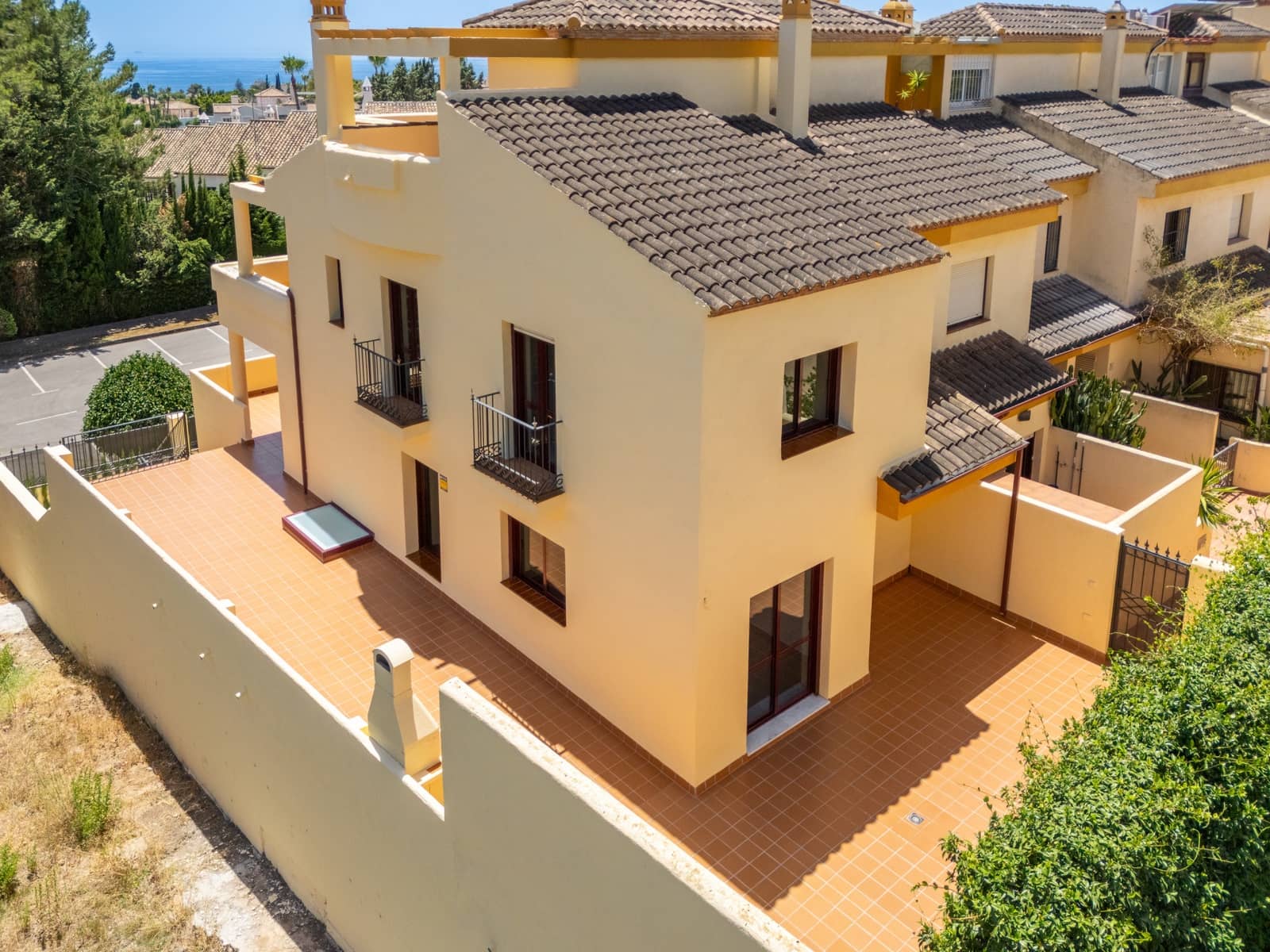 3 quarto Moradia Geminada para venda em Marbella com piscina garagem - 1 400 000 € (Ref: 9990382)