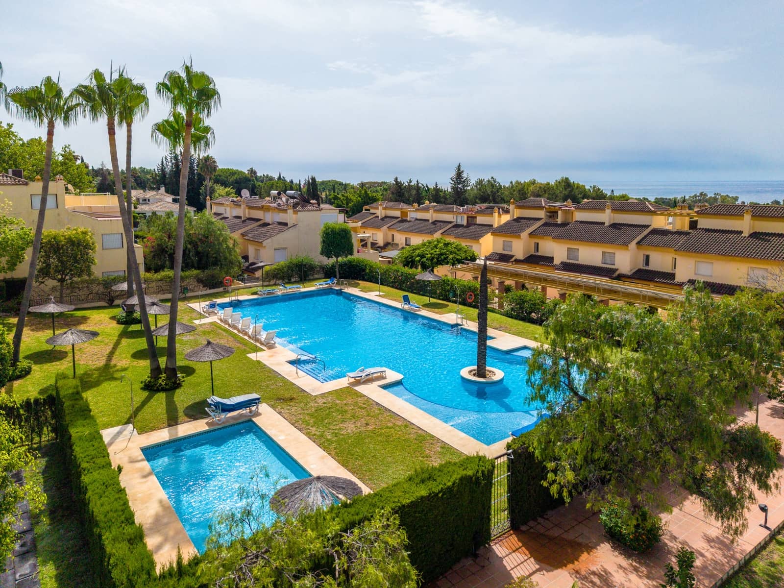 3 quarto Moradia Geminada para venda em Marbella com piscina garagem - 1 400 000 € (Ref: 9990382)