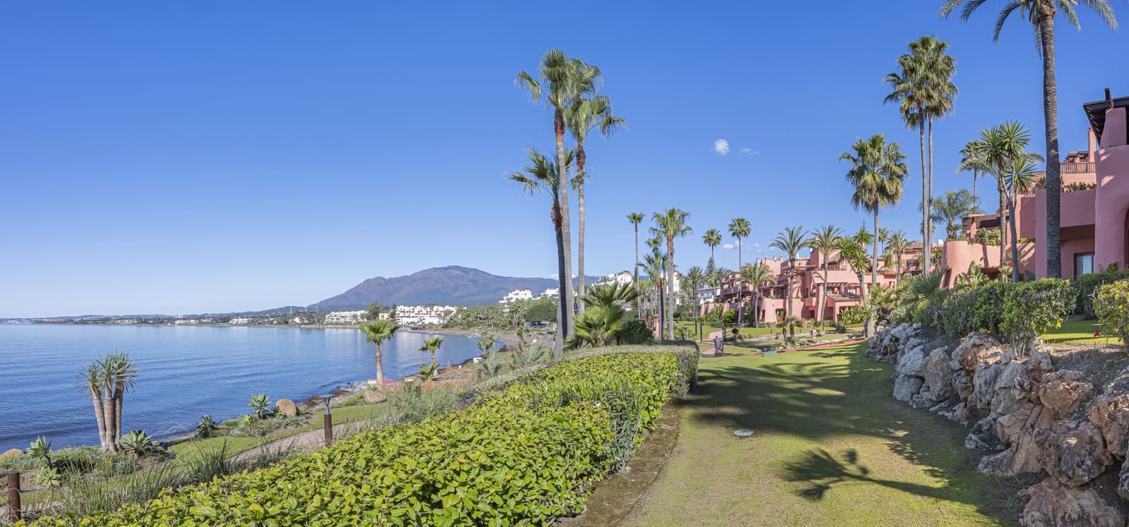 3 quarto Apartamento para venda em Estepona com piscina garagem - 2 395 000 € (Ref: 9993918)