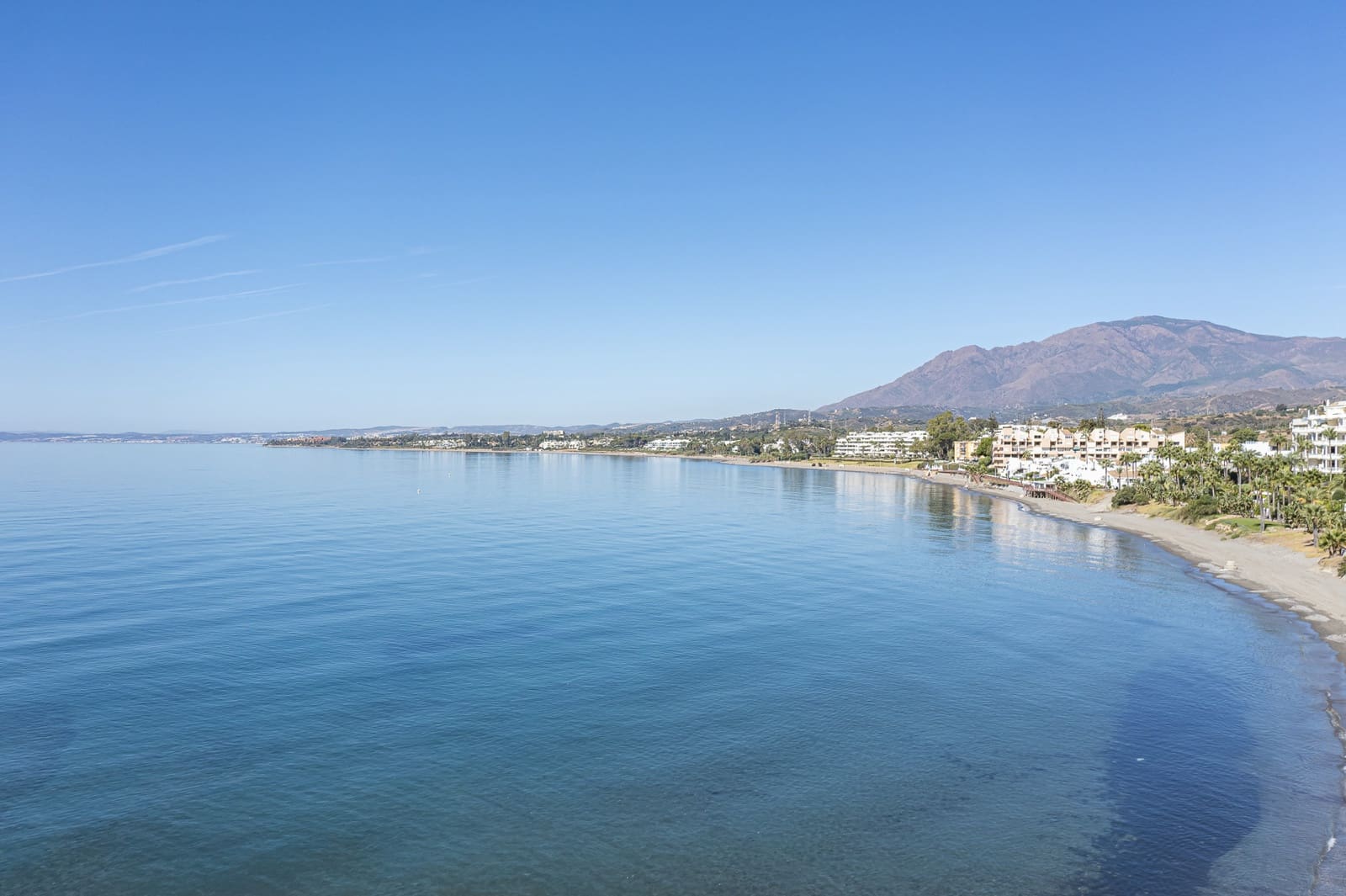 3 quarto Apartamento para venda em Estepona com piscina garagem - 2 395 000 € (Ref: 9993918)