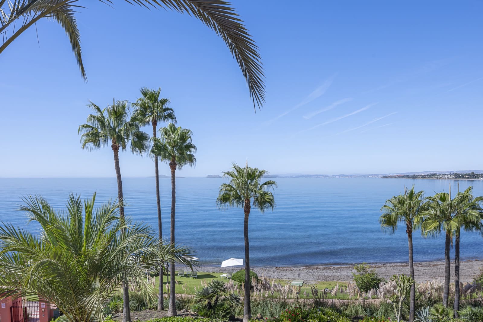 3 quarto Apartamento para venda em Estepona com piscina garagem - 2 395 000 € (Ref: 9993918)