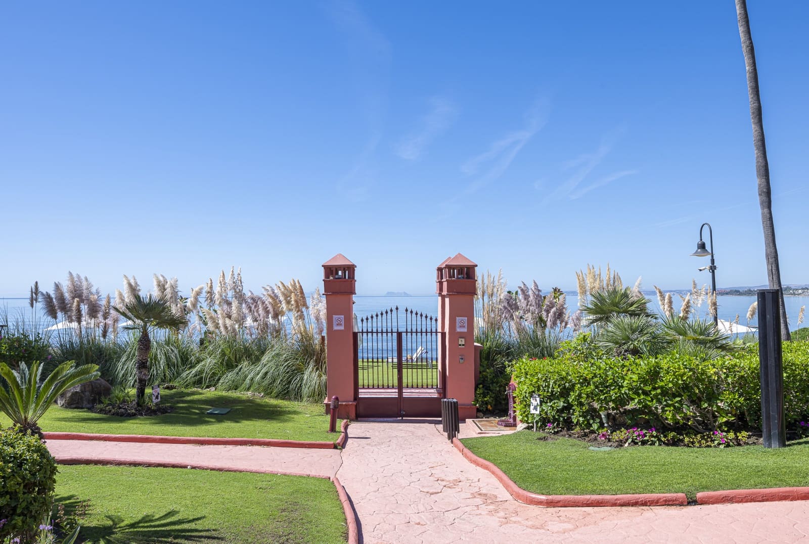 3 quarto Apartamento para venda em Estepona com piscina garagem - 2 395 000 € (Ref: 9993918)