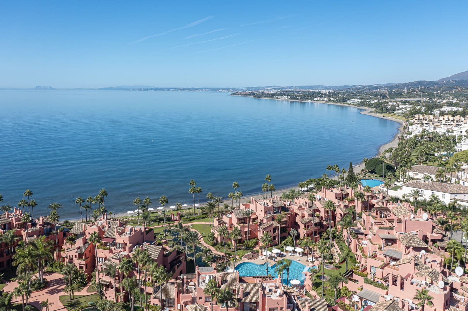 3 quarto Apartamento para venda em Estepona com piscina garagem - 2 395 000 € (Ref: 9993918)