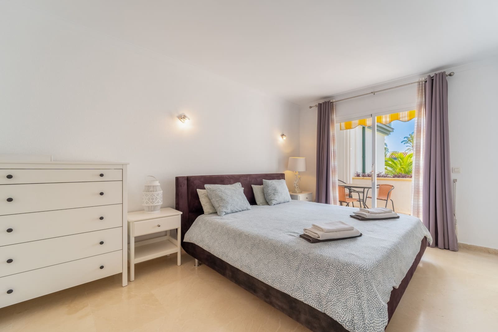 3 sypialnia Dom na sprzedaż w Estepona z basenem garażem - 795 000 € (Ref: 9998794)