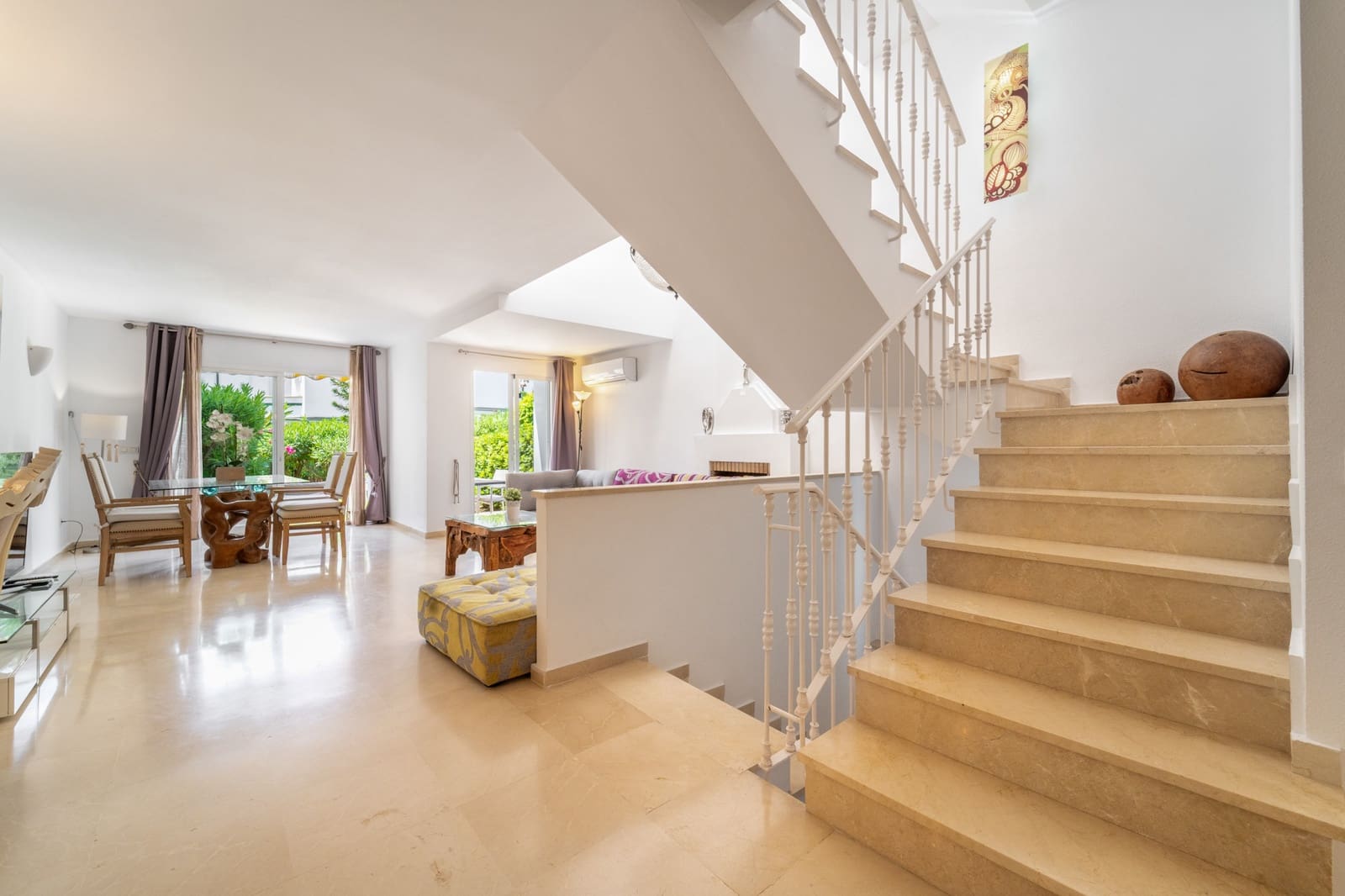 3 sypialnia Dom na sprzedaż w Estepona z basenem garażem - 795 000 € (Ref: 9998794)