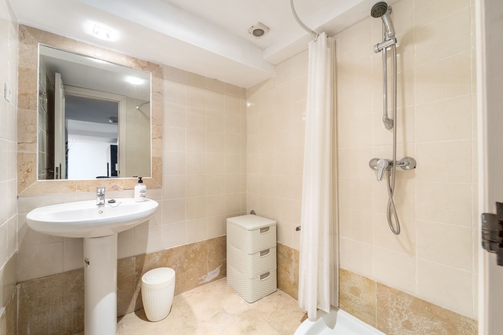 3 sypialnia Dom na sprzedaż w Estepona z basenem garażem - 795 000 € (Ref: 9998794)