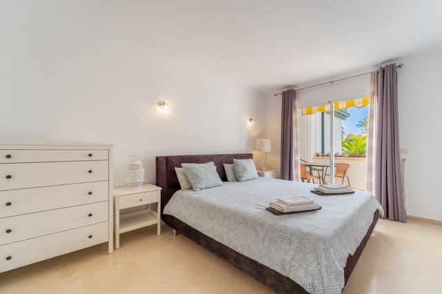 3 soveværelse Byhus til salg i New Golden Mile, Estepona med swimmingpool garage - € 795.000 (Ref: 9998794)