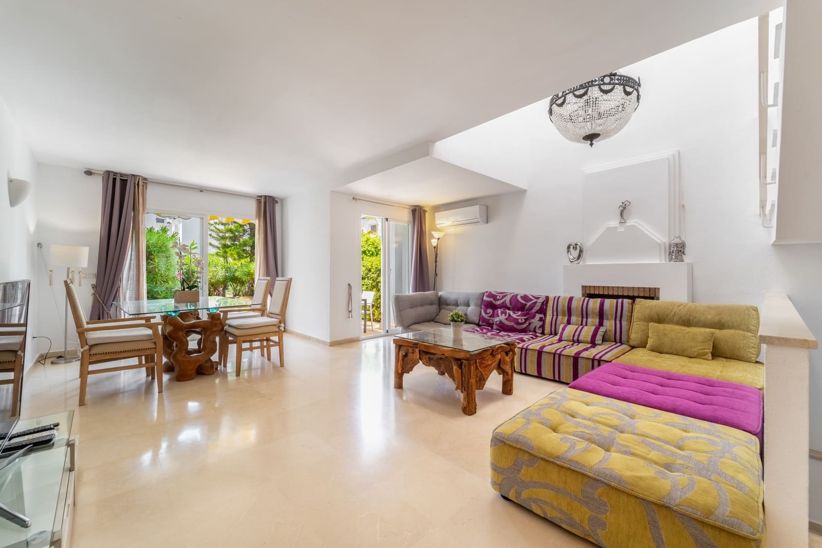 3 sypialnia Dom na sprzedaż w Estepona z basenem garażem - 795 000 € (Ref: 9998794)