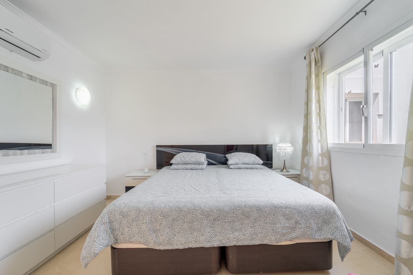 3 sypialnia Dom na sprzedaż w Estepona z basenem garażem - 795 000 € (Ref: 9998794)