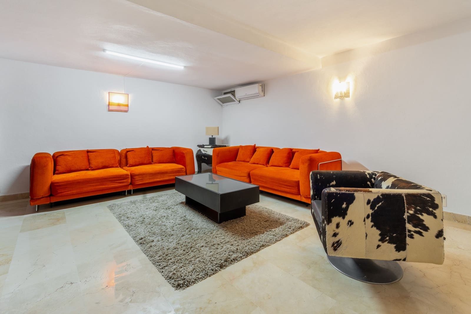 3 sypialnia Dom na sprzedaż w Estepona z basenem garażem - 795 000 € (Ref: 9998794)