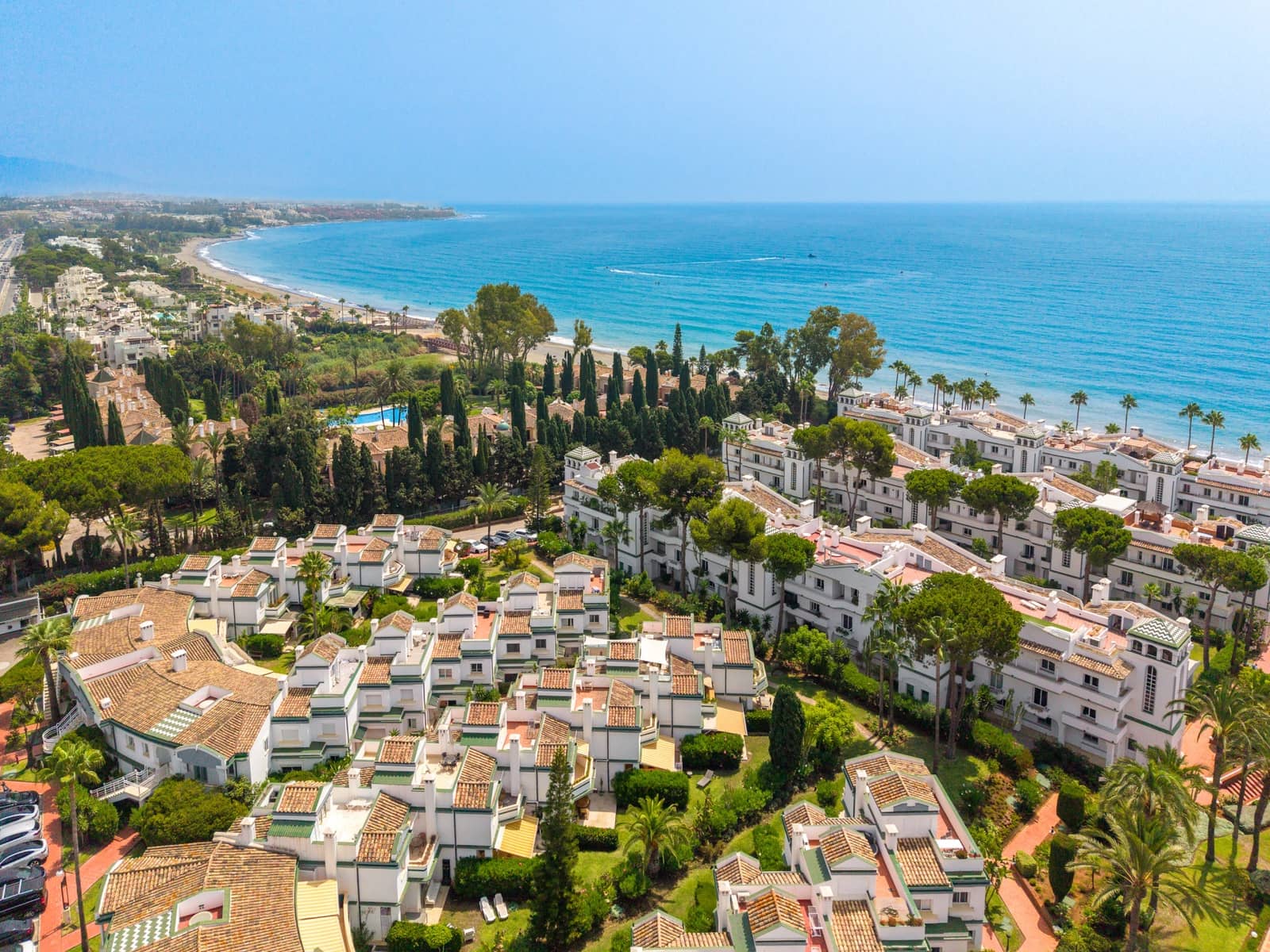 3 sypialnia Dom na sprzedaż w Estepona z basenem garażem - 795 000 € (Ref: 9998794)