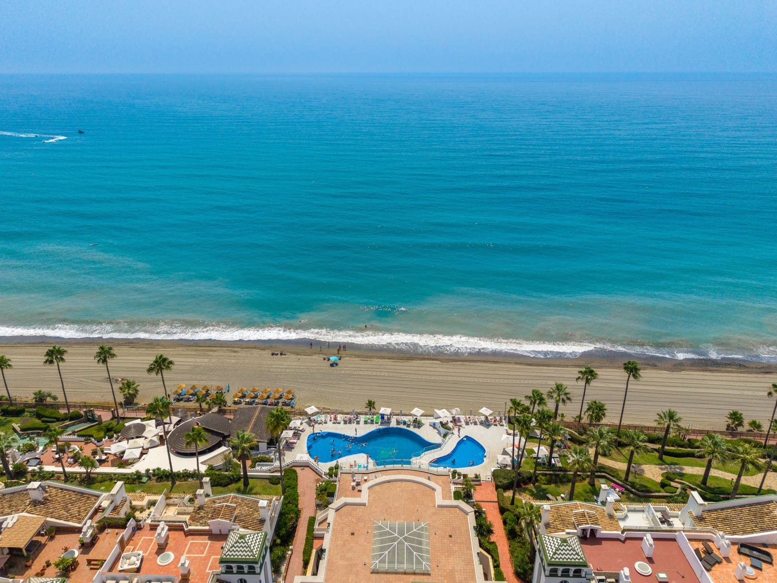 3 sypialnia Dom na sprzedaż w Estepona z basenem garażem - 795 000 € (Ref: 9998794)