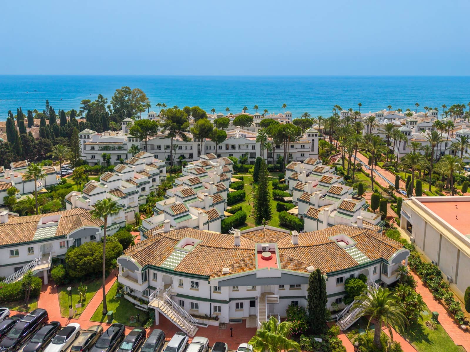 3 sypialnia Dom na sprzedaż w Estepona z basenem garażem - 795 000 € (Ref: 9998794)