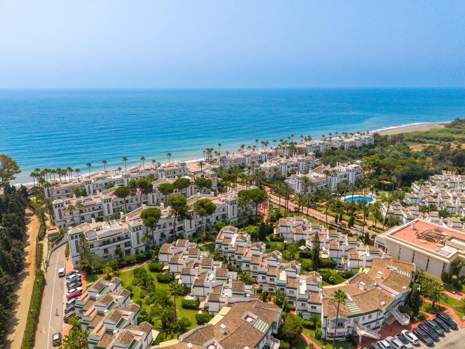 3 sypialnia Dom na sprzedaż w Estepona z basenem garażem - 795 000 € (Ref: 9998794)