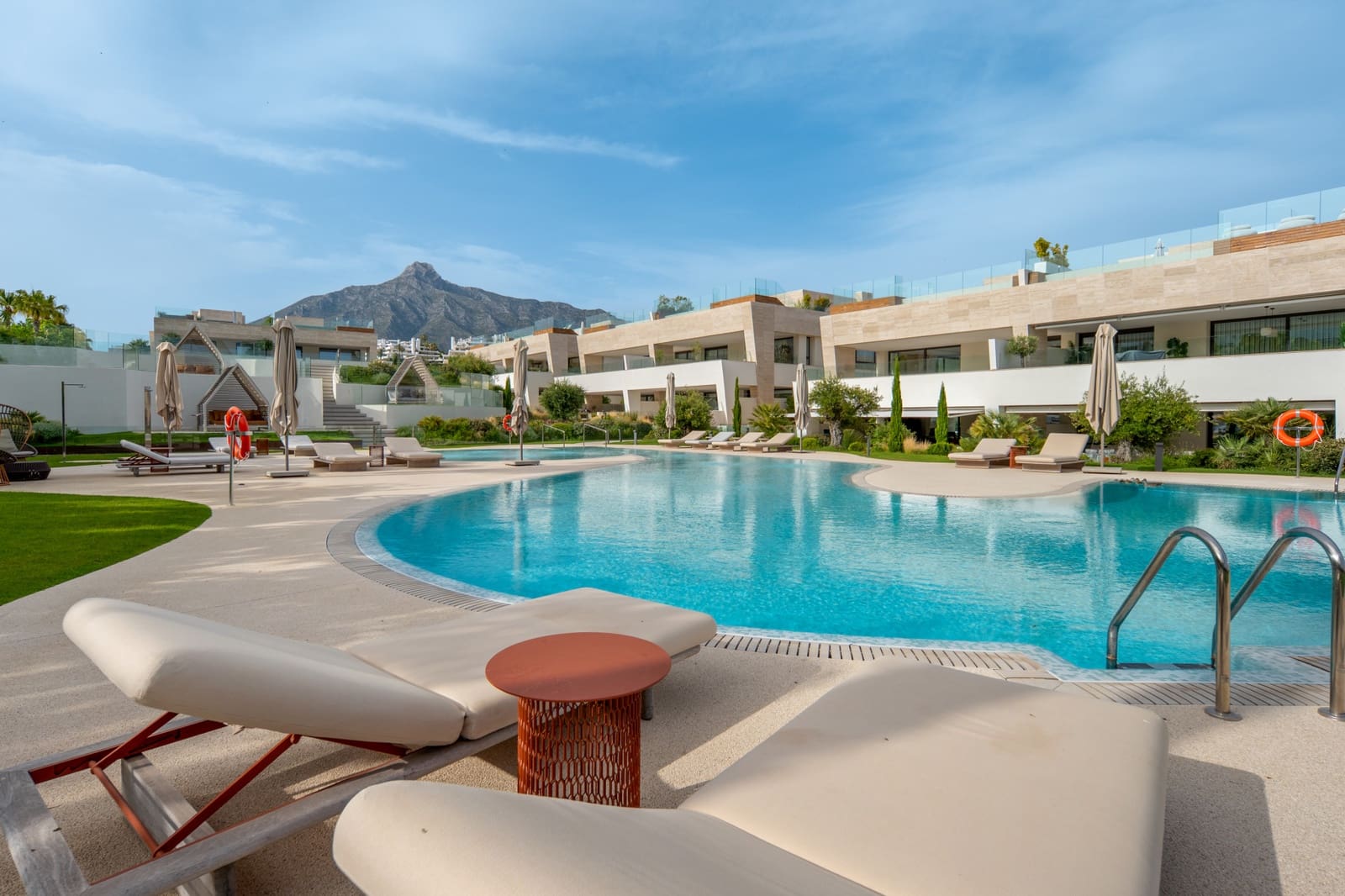 4 chambre Appartement à vendre à Marbella avec piscine garage - 4 850 000 € (Ref: 9998796)