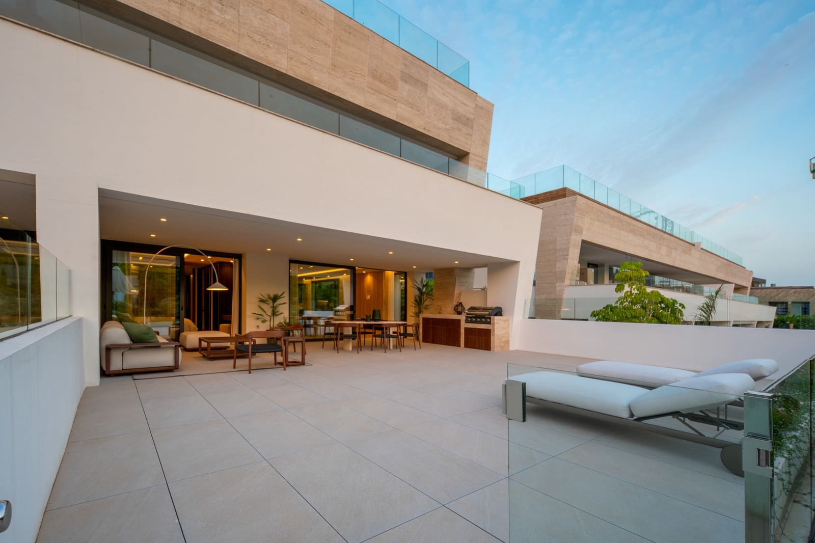 4 chambre Appartement à vendre à Marbella avec piscine garage - 4 850 000 € (Ref: 9998796)