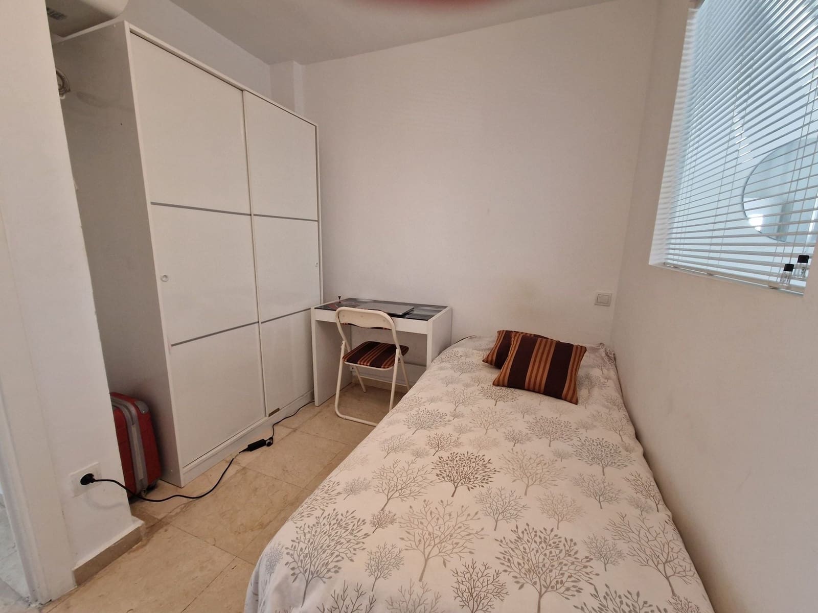 2 bedroom Apartment for sale in Nueva Andalucia with pool garage - € 298,000 (Ref: 10033061)
