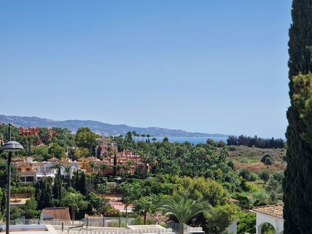 2 bedroom Apartment for sale in Las Brisas, Marbella with pool garage - € 298,000 (Ref: 10033061)