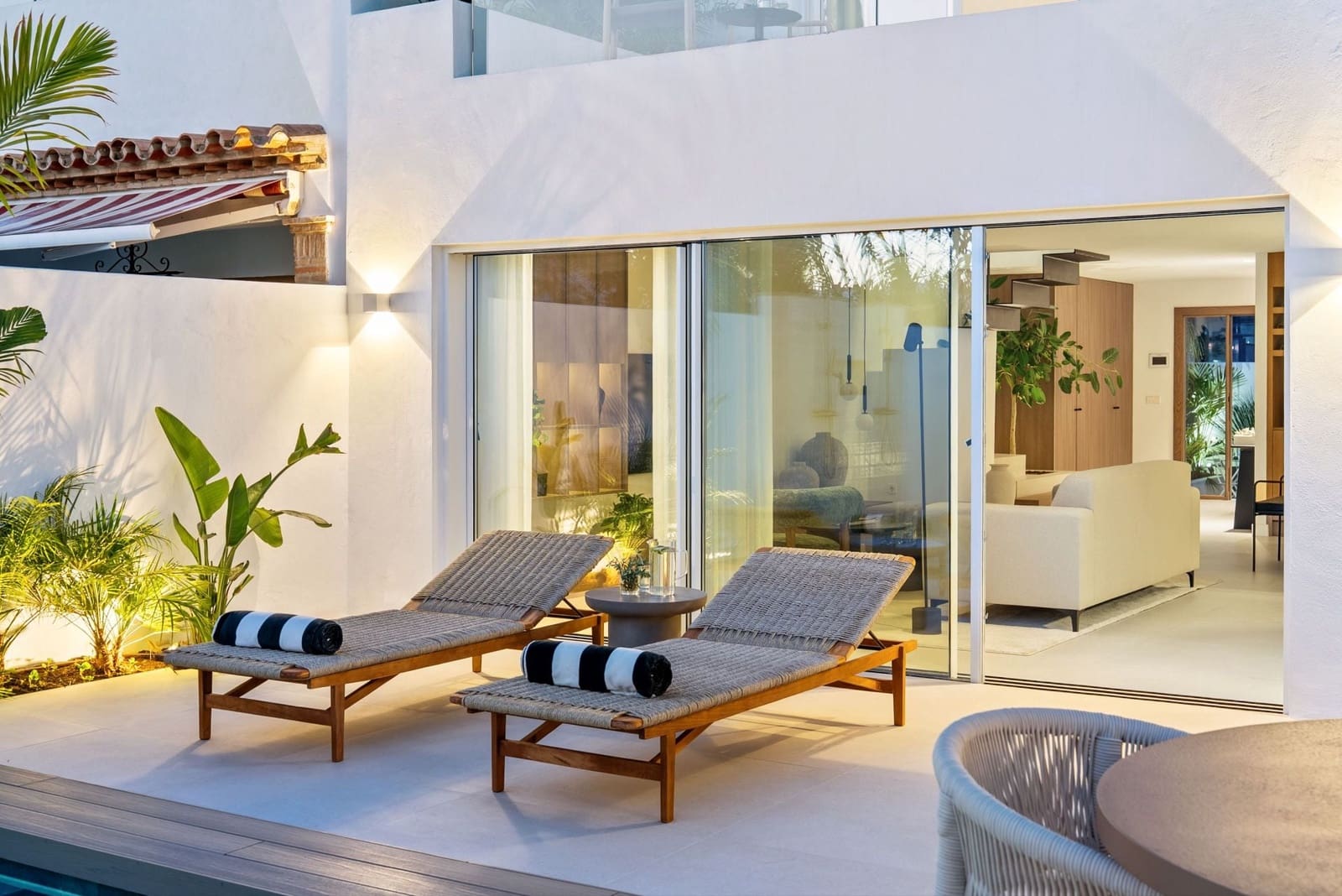 3 makuuhuone Omakotitalo myytävänä paikassa Nueva Andalucia mukana uima-altaan - 1 395 000 € (Ref: 10035788)