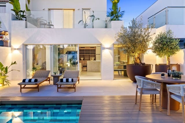 3 makuuhuone Omakotitalo myytävänä paikassa Nueva Andalucía Centro, Marbella mukana uima-altaan - 1 395 000 € (Ref: 10035788)