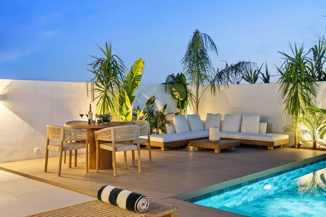 3 makuuhuone Omakotitalo myytävänä paikassa Nueva Andalucía Centro, Marbella mukana uima-altaan - 1 395 000 € (Ref: 10035788)