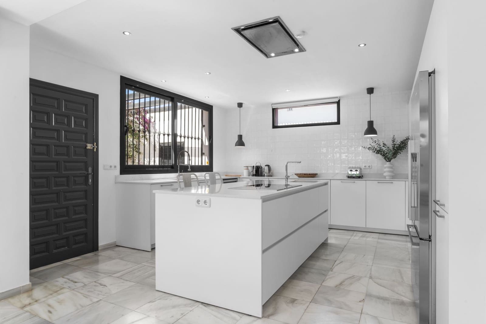 Chalet de 6 habitaciones en Marbella en venta con piscina garaje - 1.400.000 € (Ref: 10043598)