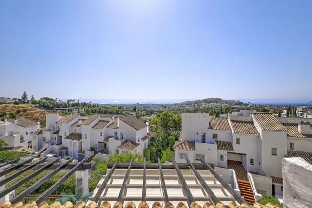 3 soveværelse Penthouse til salg i Nueva Andalucia, Marbella med swimmingpool garage - € 1.200.000 (Ref: 10045853)
