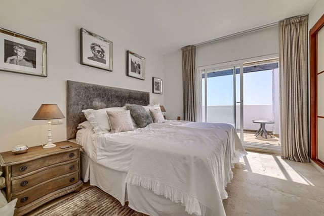 3 soveværelse Penthouse til salg i Nueva Andalucia, Marbella med swimmingpool garage - € 1.200.000 (Ref: 10045853)