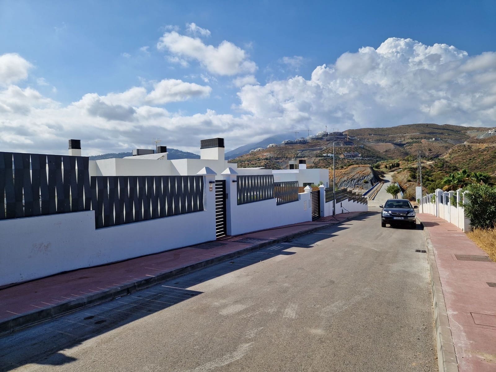 Działka budowlana na sprzedaż w Nueva Andalucia - 750 000 € (Ref: 10093704)