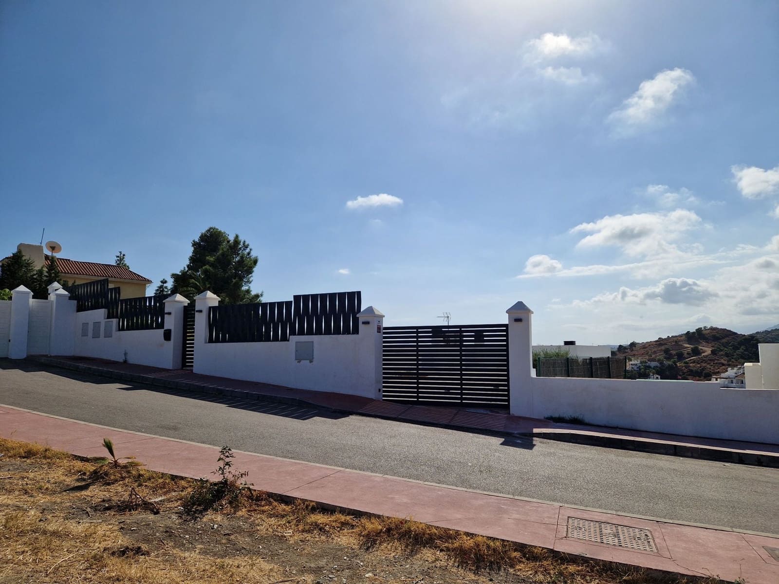 Działka budowlana na sprzedaż w Nueva Andalucia - 750 000 € (Ref: 10093704)