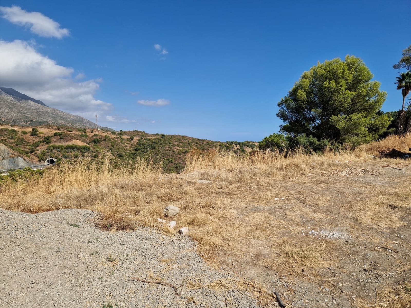Działka budowlana na sprzedaż w Nueva Andalucia - 750 000 € (Ref: 10093704)