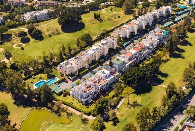 Apartamento de 2 habitaciones en La Quinta, Benahavís en venta - 475.000 € (Ref: 10111117)