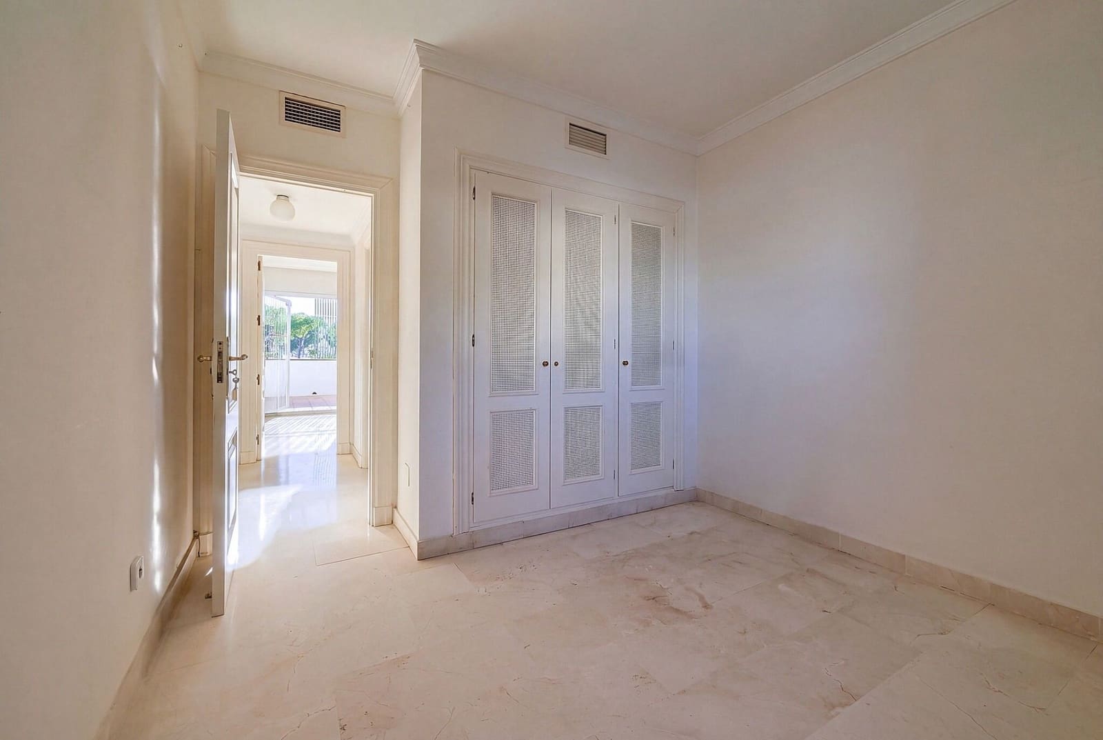 Apartamento de 2 habitaciones en La Quinta en venta - 475.000 € (Ref: 10111117)