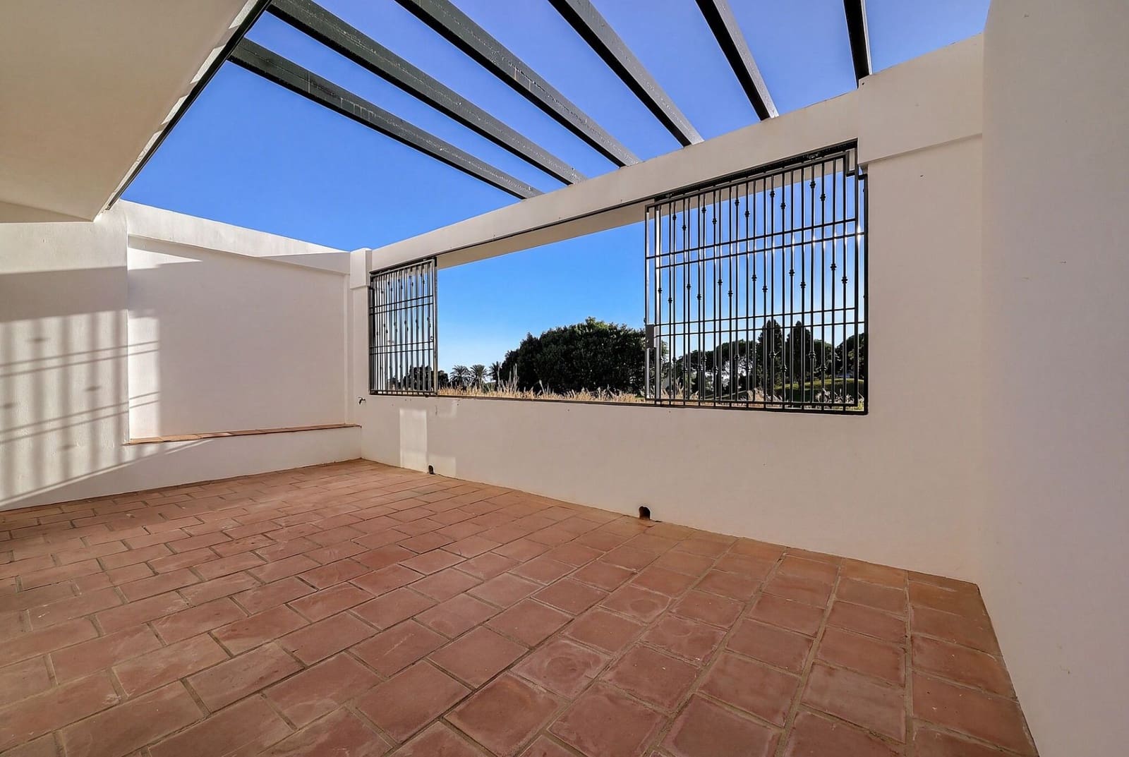 Apartamento de 2 habitaciones en La Quinta en venta - 475.000 € (Ref: 10111117)