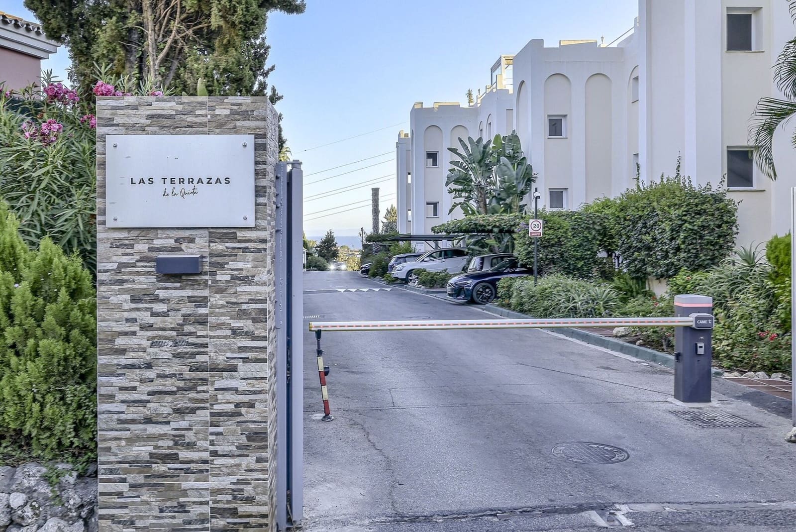 Apartamento de 2 habitaciones en La Quinta en venta - 475.000 € (Ref: 10111117)