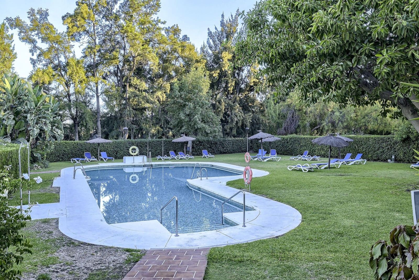 Apartamento de 2 habitaciones en La Quinta en venta - 475.000 € (Ref: 10111117)