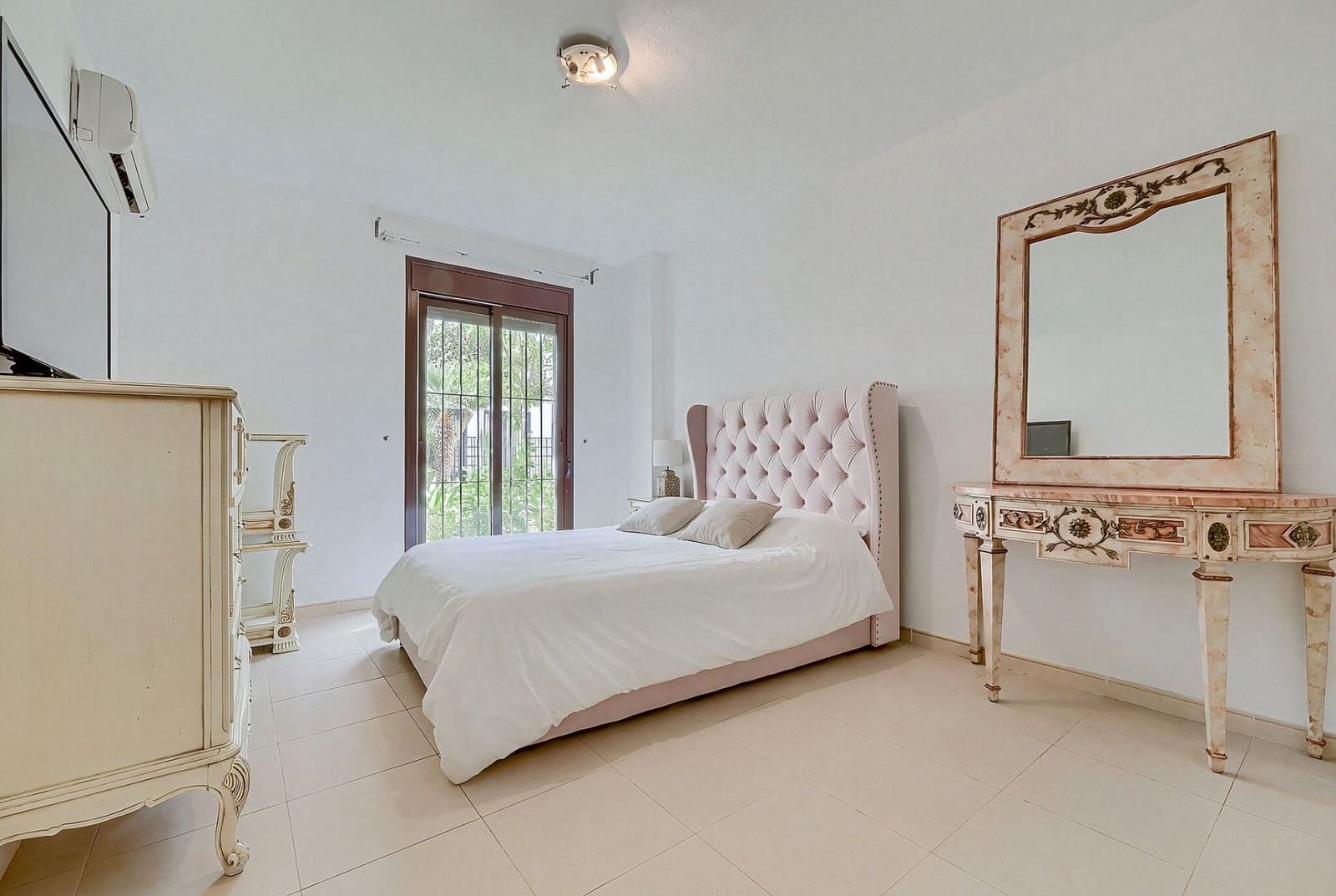 2 quarto Apartamento para venda em Nueva Andalucia com piscina garagem - 520 000 € (Ref: 10118665)