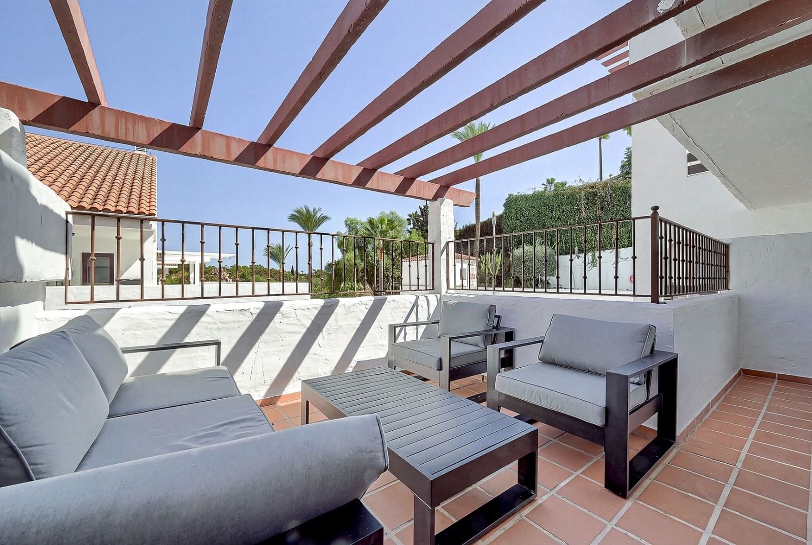 2 quarto Apartamento para venda em Nueva Andalucia com piscina garagem - 520 000 € (Ref: 10118665)