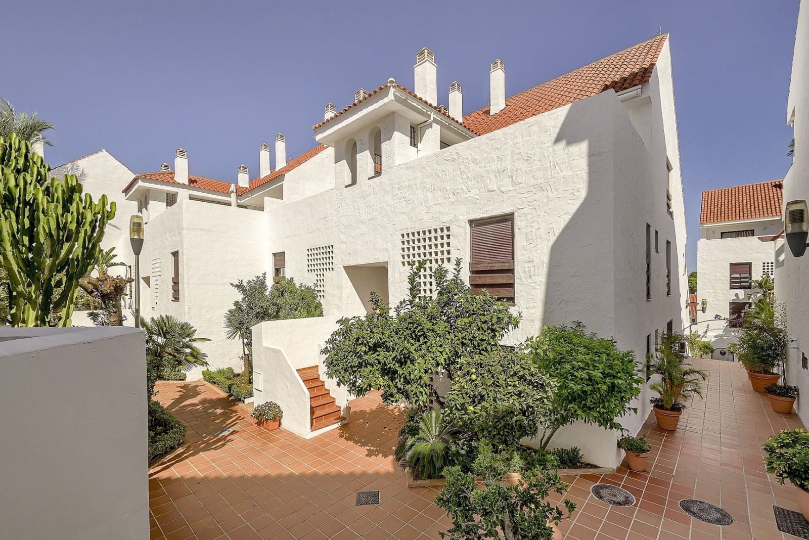 2 quarto Apartamento para venda em Nueva Andalucia com piscina garagem - 520 000 € (Ref: 10118665)