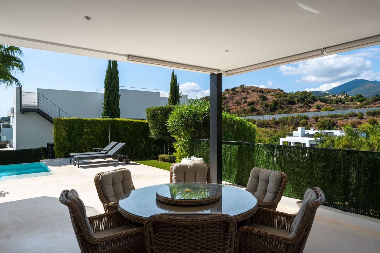 5 soveværelse Villa til salg i Nueva Andalucia med swimmingpool garage - € 4.295.000 (Ref: 10169244)