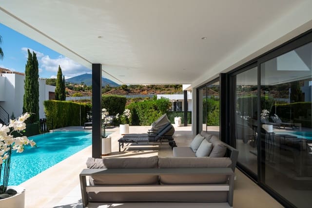 5 soveværelse Villa til salg i Nueva Andalucia, Marbella med swimmingpool garage - € 4.295.000 (Ref: 10169244)