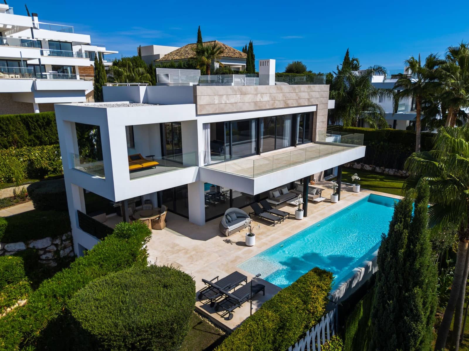 5 soveværelse Villa til salg i Nueva Andalucia med swimmingpool garage - € 4.295.000 (Ref: 10169244)